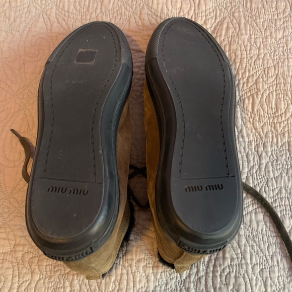 Size 8 (U.S.) women’s Miu Miu sneakers with crystals on the vamp - Picture 4 of 6